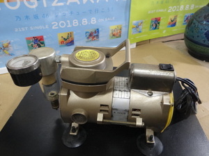 kh00287 MINI AIR COMPRESSOR/トゥーマーカープロダクツ/AC-100/通電確認 中古品