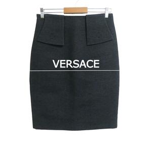 極美品 VERSACE ヴェルサーチ サイズ42 ウール×シルク×カシミヤ フラップ ミディ丈 膝丈 タイトスカート 灰色 ダークグレー