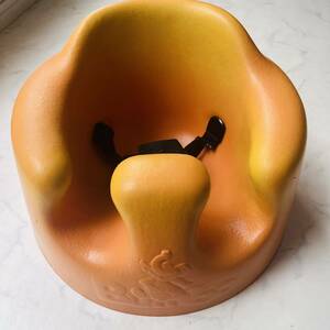 【送料無料】Bumbo バンボ 腰ベルト付き オレンジ ベビーチェア 美品 赤ちゃん ばんぼ ベビーソファ 椅子 ベビー用品 BUMBOイエロー イス 