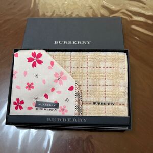 新品未使用 バーバリー☆BURBERRY ☆ ハンカチ2枚セット 桜柄 ベージュ自宅保管品