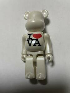 BE@RBRICK『VANQUISH RIBBON PROJECT』 100% ベアブリック　MEDICOM TOY　メディコムトイ