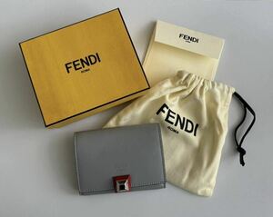 美品 FENDI フェンディ カードケース 名刺入れ グレー スタッズ レザー 保存袋あり 箱あり 8m0217