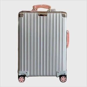 RIMOWA リモワ Classic Fight 20インチ 37リットル 機内持ち込み Cabin スーツケース トランク リモワ 綺麗 希少