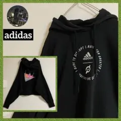 adidasアディダスショート丈パーカーセンター刺繍ロゴビッグシルエット薄手　黒