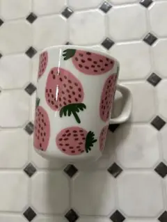 marimekko MANSIKKA イチゴ柄マグカップ