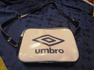 ★UMBRO ショルダーバッグ ！