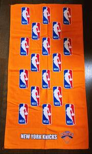 激レア 新品 New York Knicks McArthur Bench Towel / ニューヨーク ニックス マクアーサー ベンチ タオル (NBA で使用されるモデル)