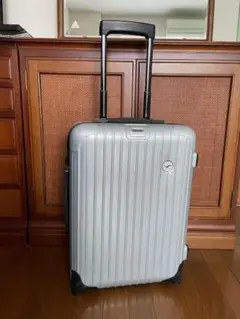 正規品 RIMOWA ルフトハンザ２輪 約32L 銀白　TSA 機内OK　訳有