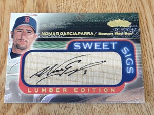 Nomar Garciaparra 2001 Fleer Showcase Sweet Sigs Lumber SP/155 直書き サイン