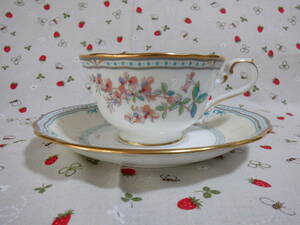 Ｂ１２　ＮＯＲＩＴＡＫＥ『ノリタケ（HANATSUMUGI　ハナツムギ）★金彩　花柄模様のカップ＆ソーサー　日本製』～箱なし