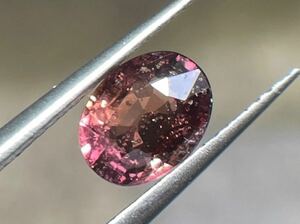 サファイア 1.73ct 約8.0×6.2×3.8mm タンザニア産 ブラウンピンクレッド インクルージョン オーバル ファセット 天然 天然石 ルース 大粒