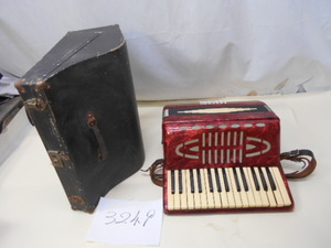 大雅堂3249　 トンボ　アコーディオン　ケース付き　中古品　可動品　 鍵盤楽器　 昭和レトロ ビンテージ古道具　越前蔵出し