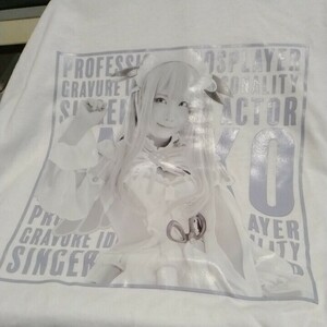 送料無料　白　えなこ　コスプレイヤー　半袖Tシャツ　メンズ　Mサイズ　タグ付き新品　身幅約47ｃｍ　着丈約63ｃｍ