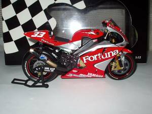 即決 PMA 1/12　フォルチューナ ゴロワーズ テック3 ヤマハ YZR-M1 2004年 №33 マルコ・メランドリ フォルチューナ仕様