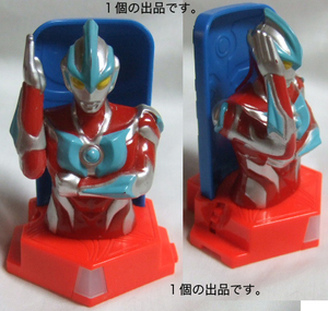 ウルトラマン「ギンガ」マスコット(台座,上半身)。