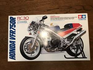 TAMIYA VFR750R 1/12スケール 未組み立て 