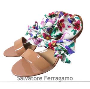 未使用 Salvatore Ferragamo サルヴァトーレフェラガモ 6.5D 約24㎝ TURSI エナメル スカーフ オープントゥ ストラップ サンダル ベージュ