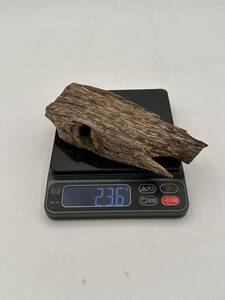 ベトナム産 沈香 23.6g /香木 お香 伽羅 羅国 真南蛮 真那伽 佐曽羅 寸門陀羅 聞香 香道具 仏具 アロマ