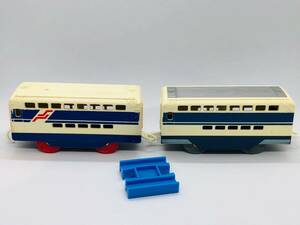 プラレール100系新幹線　2階建　ダブルデッカー中間車のみ 2両 ジョイントレール　1本　中古　変色あり　赤車輪の車両は日本製