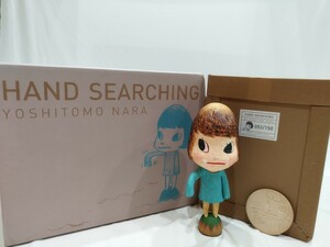 【模写】奈良美智 Yoshitomo Nara Hand Searching polystone acrylic coloured pencil and mixed media 30cm