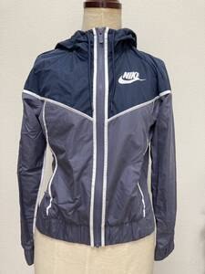 ナイキ ナイロンパーカー　NIKE レディース　XS ネイビー×ブルー　細身