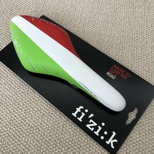 Fizik サドル ARIONE R13 イタリアカラー 新品