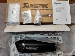 30%OFF★AKRAPOVIC スリップオンマフラー マフラー MP3 500 500LT HPE PIAGGIO 2008 2020 S-PI5S01-HRAASSBL S-PI5SO1-HRAASSBL