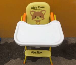 ▲ろ-748 ベビー椅子 　中古　ベビーチェア　Glee Time　安全ベルト付き　テーブル付き　高さ78cm横46cm奥行51cm重さ4kg