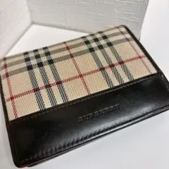 美品☆バーバリーBurberry ノバチェック柄 二つ折り財布