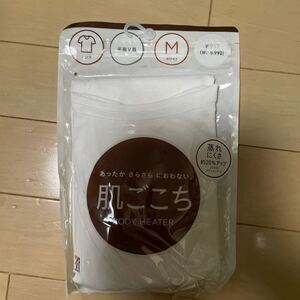 送料込み　新品　 肌ごこち　BODY HEATER 半袖V首シャツ　サイズM 白ホワイト　蒸れにくさ約束20%アップ　送料無料