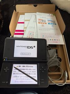 Nintendo DSi LL ブラック　箱説明　充電器　カバー　ケース付き