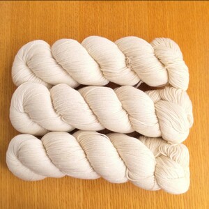 Loyalyarns 染色用毛糸　4ply　シルク混　毛糸