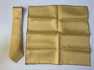 未使用 ネクタイ & ポケットチーフ セット 星柄 タイ チーフ プチカレ ミニスカーフ シルク100% 送料無理 スカーフ