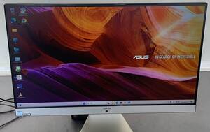 951 ● ASUS V222U 液晶一体型 ● Core i5 8250U 1.6GHz/SAN DISK SD 128GB/HDD 1TB/Windows11 動作品