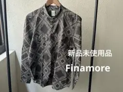 【FINAMORE（フィナモレ）】タグ付き幾何学模様バンドカラーシャツ