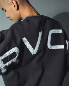 ★送料無料★2024秋冬 新品【RVCA/ルーカ/ルカ】FAKE RVCA CR トレーナー BLK メンズS BE042032