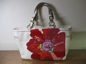 COACHコーチきなり×赤花モチーフ付きレザーバッグ（USED）32220MP