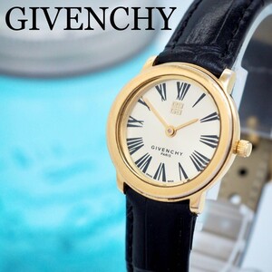 400 GIVENCHY レディース腕時計　ゴールド　新品バンド　ローマン文字