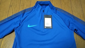 送料無料★新品★NIKE★ナイキ★長袖★サッカー★フットサル★140cm★S★紺★ブルー★インナー★防寒★フィット★130～140cm★定価7150円④