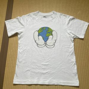 カウズ Tシャツ KAWS ユニクロ コラボTシャツ グラフィックTシャツ kaws 半袖Tシャツ UNIQLO 半袖tシャツ UT PEACE FOR ALL