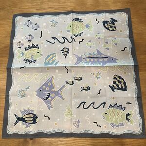 【送料無料】 ハンカチ　子ども用　キッズ用　魚　43×43cm 綿100 ungaro（2-4）