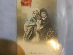 フランス　アンティーク　ポストカード　ブタの人形を持つ子どもたち