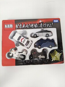 新品未開封品 トミカ ギフト 緊急車両! 現場に急行せよ!