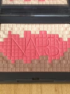 ナーズ NARS モザイクグローブラッシュ ファイヤークレイ コスメ ハイライター ブロンザー ブラッシュ コンパクト　