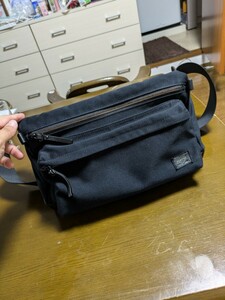 【美品】定価33,000円　ポーター　PORTER　ルート　 ウエストバッグ ショルダーバッグ ボディバッグ ブラック 吉田カバン　YOSHIDA　日本製