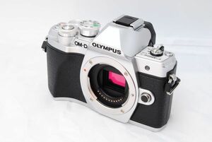 835ショット！新品級 ★OLYMPUS ミラーレス一眼カメラ OM-D E-M10 MarkIII ボディー シルバー ★ 20240507_B0756QLGKV_835