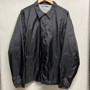 【COMME des GARCONS コムデギャルソン】SZ-J004 バックプリントコーチジャケット Lサイズ ブラック ナイロン 2411oki h