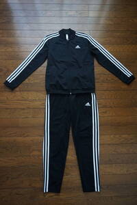 新品　◇　adidas　アディダス　◇　 ジャージ上下セット　エッセンシャルズ 3ストライプス トラックスーツ　◇　size M