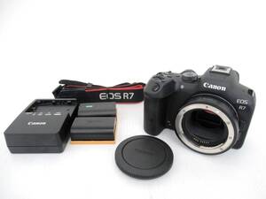 【Canon/キヤノン】子④109//EOS R7 ボディ/EF-EOS R マウント アダプター/バッテリー/充電器/ストラップ