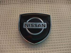 【ゆうパケット送料込】NISSAN(日産) ホームベース型エンブレム ブラック 縦3.9cm×横3.9cm×厚さ2.5ｍｍ　